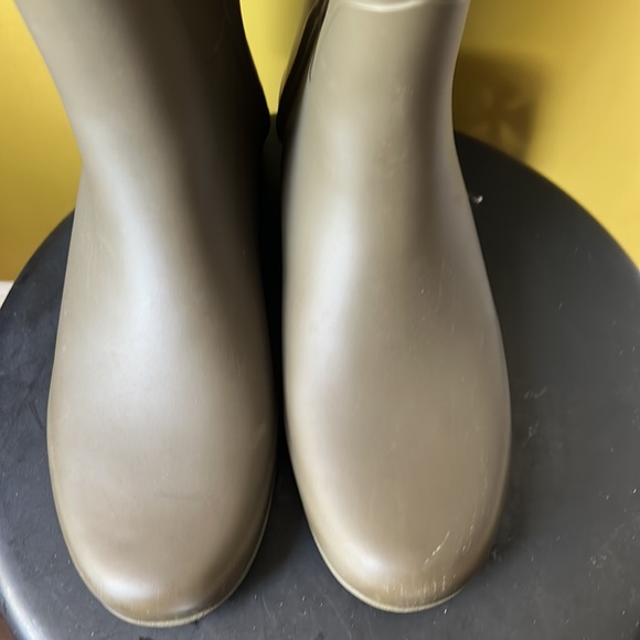 Hunter green boots - Picture 4 of 9